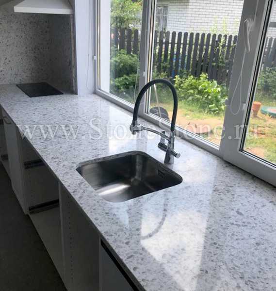 ���������� �� ������ �������� � ������������ Caesarstone Nougat